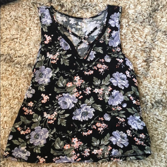 American Eagle Outfitters Tops - Flowered top